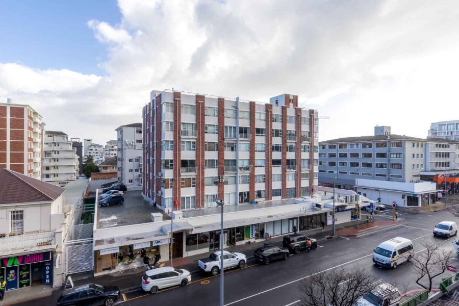 2 Bedroom Property for Sale in Sea Point Western Cape